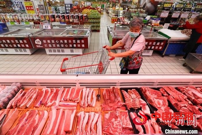 资料图:市民在选购猪肉。<a target='_blank' href='http://www.chinanews.com/'>中新社</a>记者 张云 摄 资料图:市民在选购猪肉。<a target='_blank' href='http://www.chinanews.com/'>中新社</a>记者 张云 摄